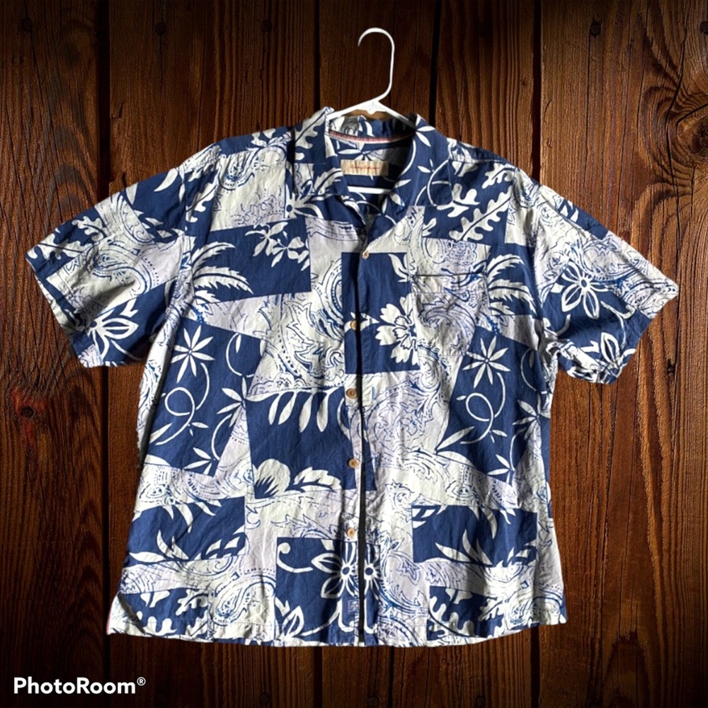 Xl Vintage Tommy Bahama Hawaiian, tropical shirt.